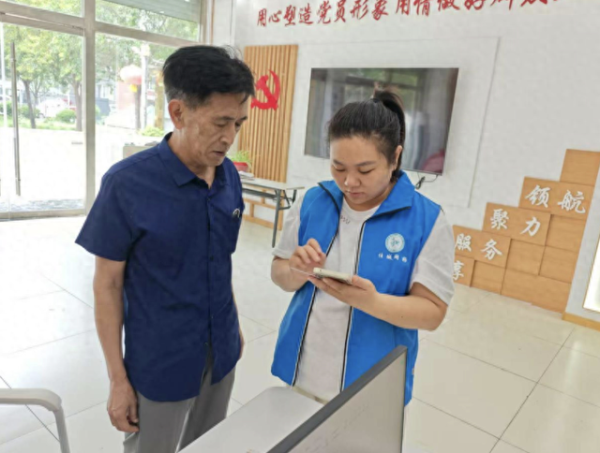 股票配资学院 济阳街道柳行社区开展养老认证宣传活动
